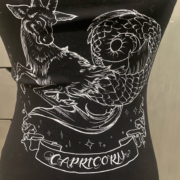 ♥️SOLD♥️Capricorn Tank By Widow - Picture 2 of 4